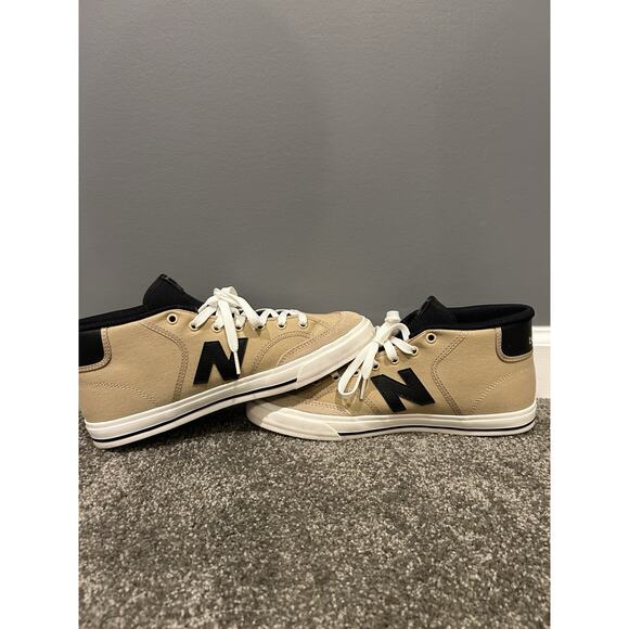 New Balance MENS SIZE 10 Numeric 213 NM213TNB Beige Black Sneaker Shoes Skate - Picture 1 of 8